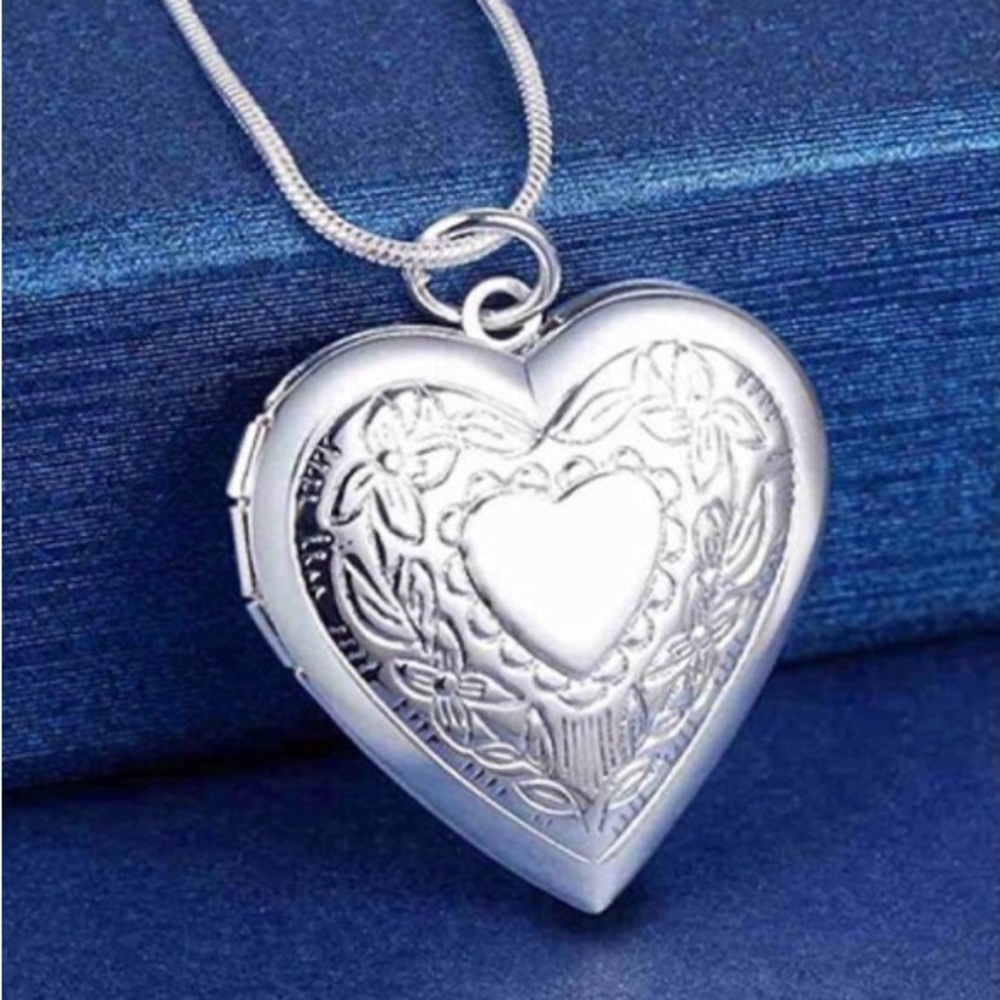 S925 Sterling Silver Charm Heart Shaped Frame Chain Necklace For Women